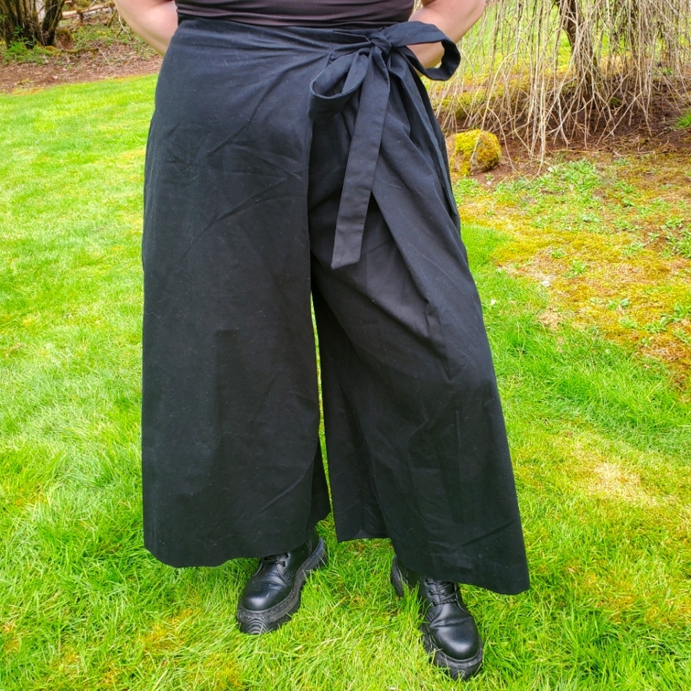 Banana Republic Factory, Organic Cotton Black Side Tie Wide Leg Pant, Size 16